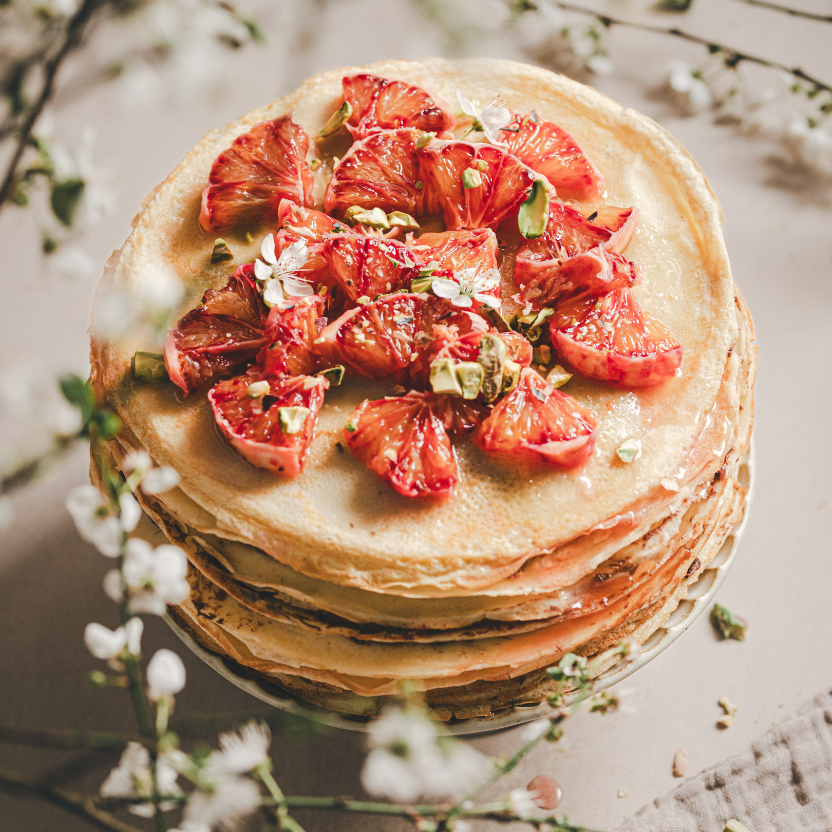 Tort naleśnikowy, wiosna, wiosenna dekoracja,